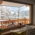 Tatrzanska Polana - Tatra Mountain View, Free Parking & Wifi شقة